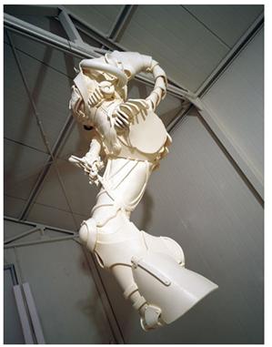 〈사이보그 W5〉1999, Hand-cut polyurethane panels on FRP, urethane coating, 150×55×90cm Photo courtesy: Studio Lee Bul
